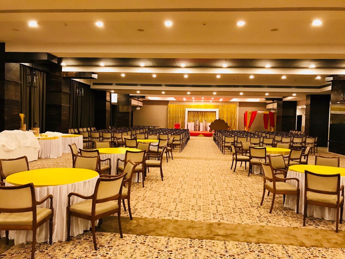 Regenta Central Hotel & Convention Centre Nagpur Luaran gambar