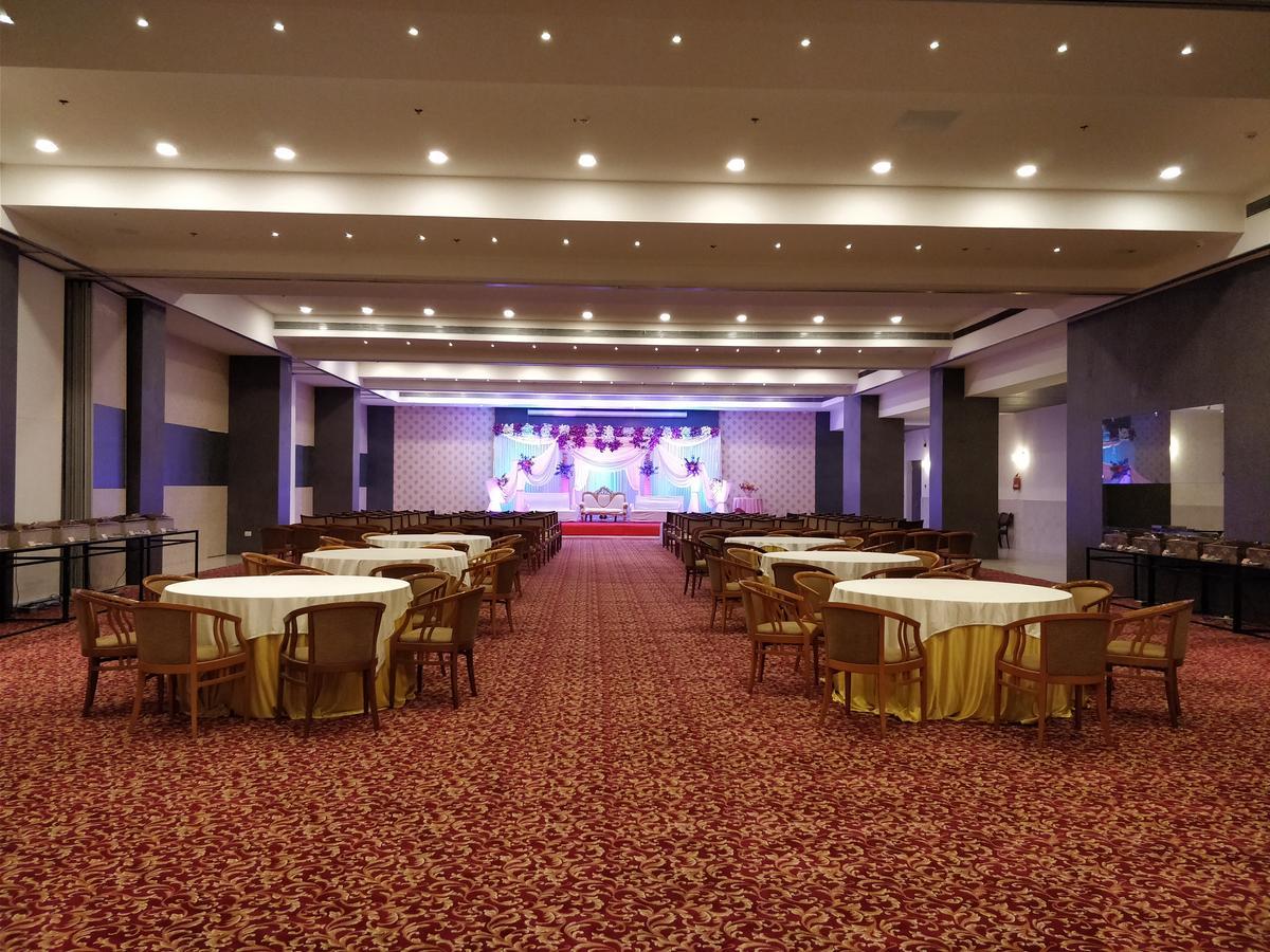 Regenta Central Hotel & Convention Centre Nagpur Luaran gambar