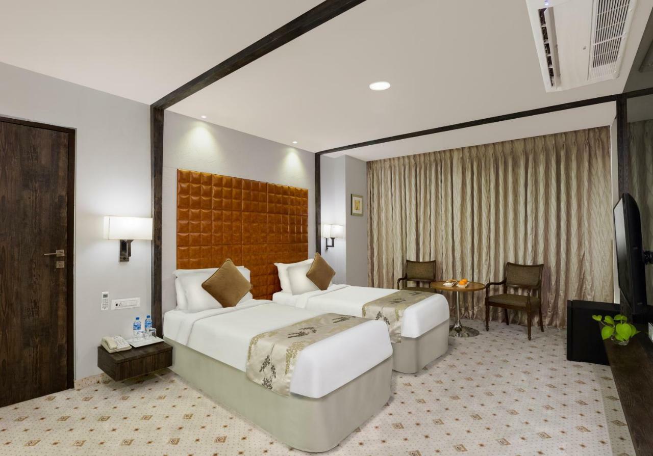 Regenta Central Hotel & Convention Centre Nagpur Luaran gambar